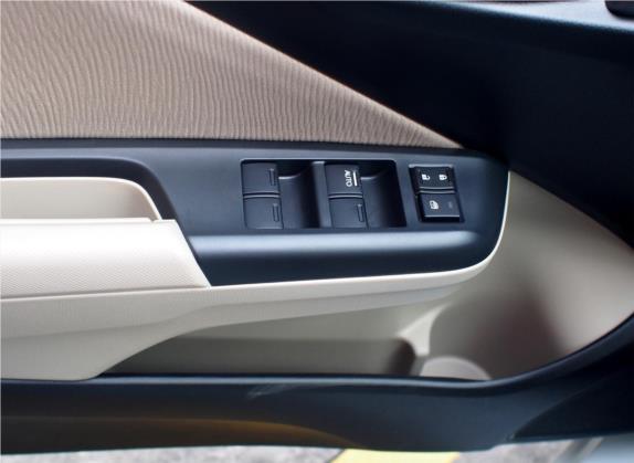 锋范 2017款 1.5L CVT舒适版 车厢座椅   门窗控制