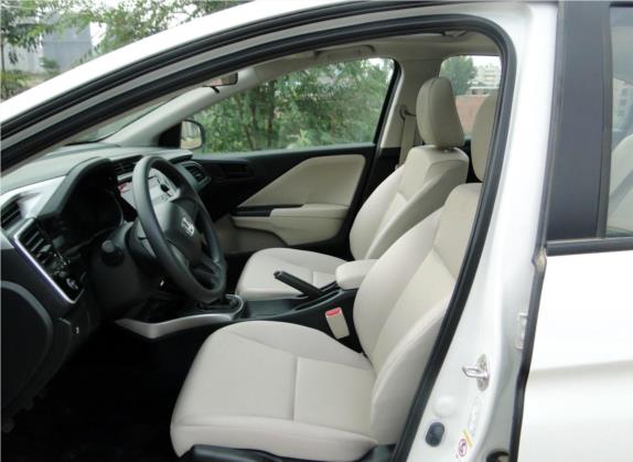 锋范 2017款 1.5L 手动豪华版 车厢座椅   前排空间