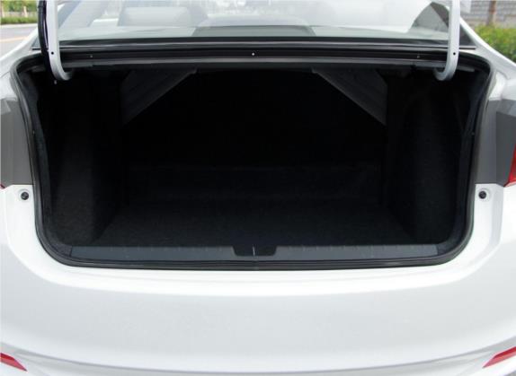 锋范 2017款 1.5L 手动豪华版 车厢座椅   后备厢