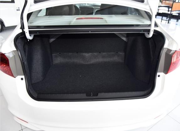 锋范 2017款 1.5L CVT豪华版 车厢座椅   后备厢