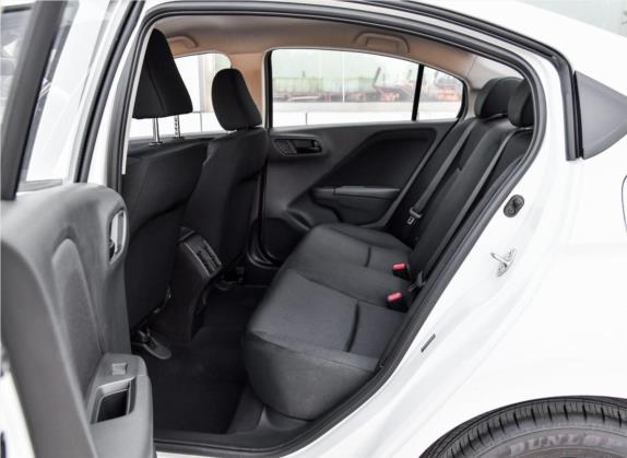 锋范 2018款 1.5L CVT型动版 车厢座椅   后排空间