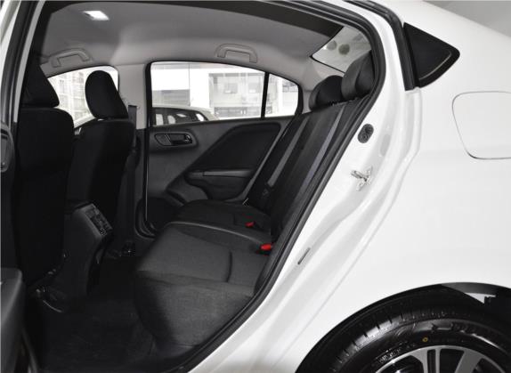 锋范 2019款 1.5L CVT型动版 车厢座椅   后排空间