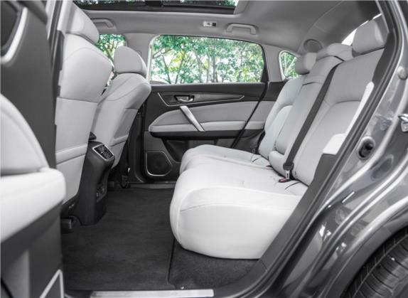 冠道 2017款 240TURBO 两驱尊享版 车厢座椅   后排空间