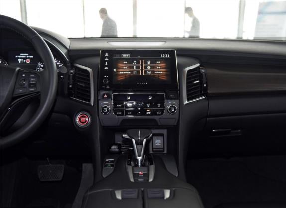 冠道 2017款 240TURBO 两驱舒享版 中控类   中控台