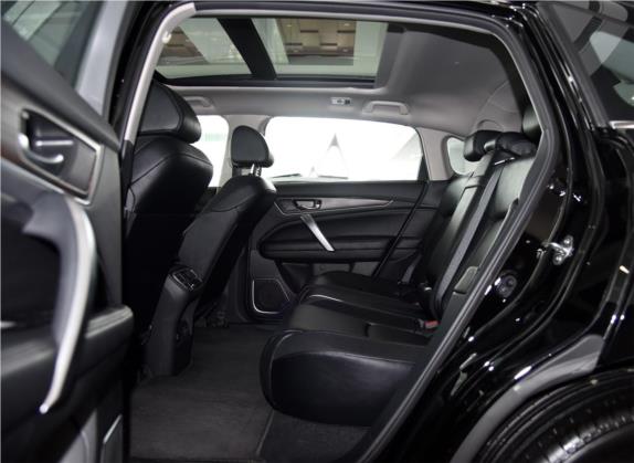 冠道 2017款 240TURBO 两驱舒享版 车厢座椅   后排空间