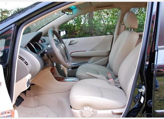 思迪 2007款 1.5L 自动豪华版 车厢座椅   前排空间
