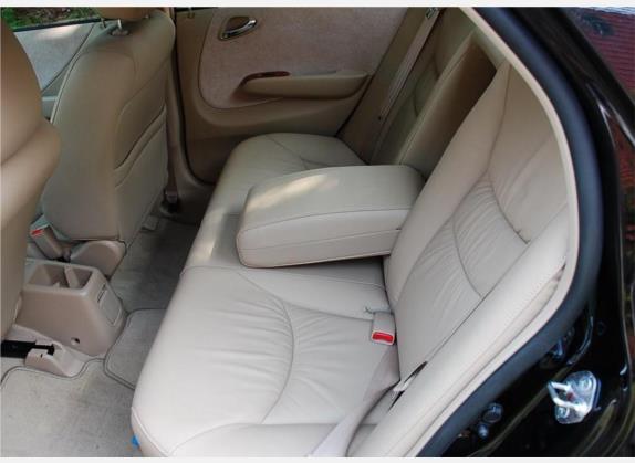 思迪 2007款 1.5L 自动豪华版 车厢座椅   后排空间