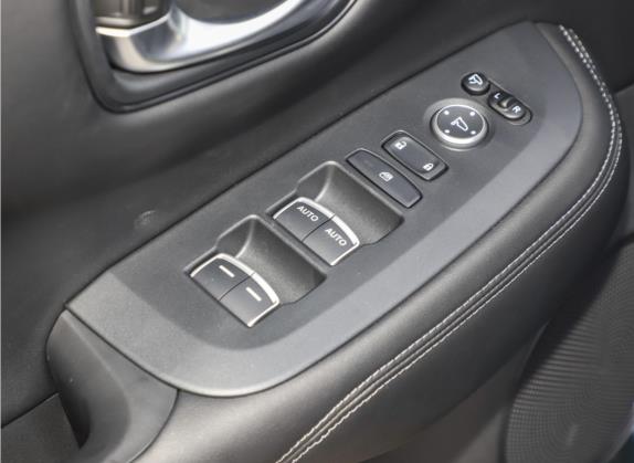 ZR-V 致在 2022款 1.5T CVT豪华版 车厢座椅   门窗控制