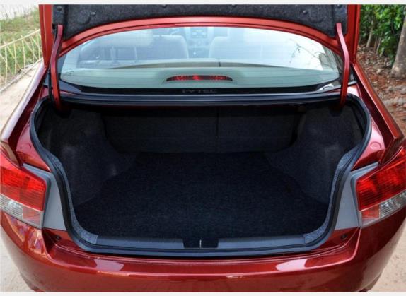 锋范经典 2008款 1.5L 自动精英版 车厢座椅   后备厢