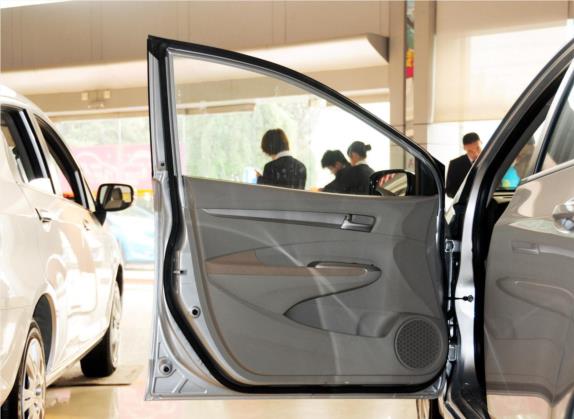 锋范经典 2011款 1.5L 自动精英品致版 车厢座椅   前门板