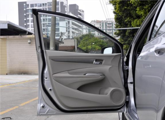 锋范经典 2012款 1.5L 自动精英版 车厢座椅   前门板