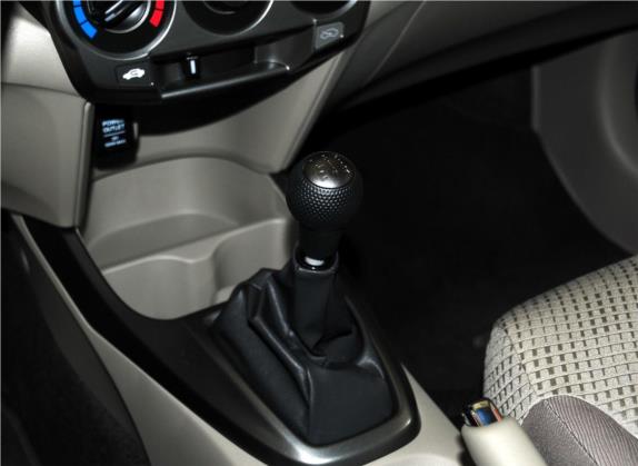 锋范经典 2012款 1.5L 手动舒适版 中控类   挡把