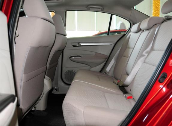 锋范经典 2012款 1.5L 手动精英版 车厢座椅   后排空间