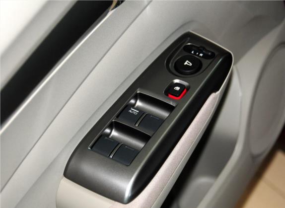 锋范经典 2012款 1.5L 手动精英版 车厢座椅   门窗控制