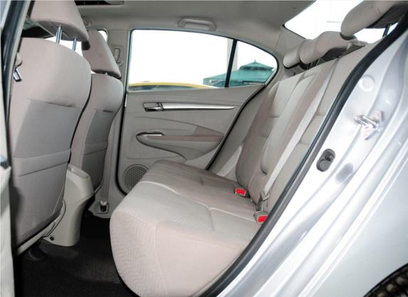 锋范经典 2012款 1.5L 自动旗舰版 车厢座椅   后排空间