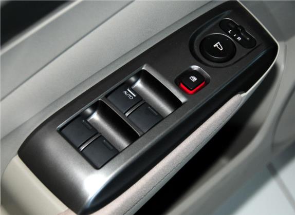 锋范经典 2012款 1.5L 自动旗舰版 车厢座椅   门窗控制
