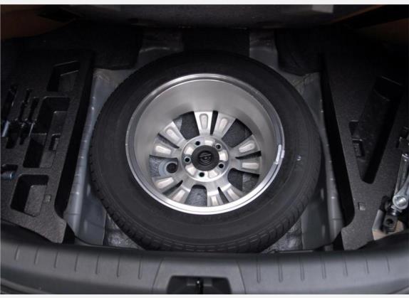 雅阁 2010款 2.0L EX 其他细节类   备胎