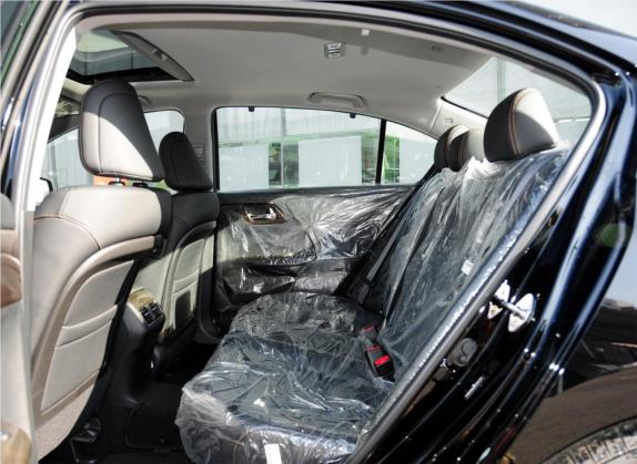 雅阁 2014款 3.0L VTI 尊贵版 车厢座椅   后排空间
