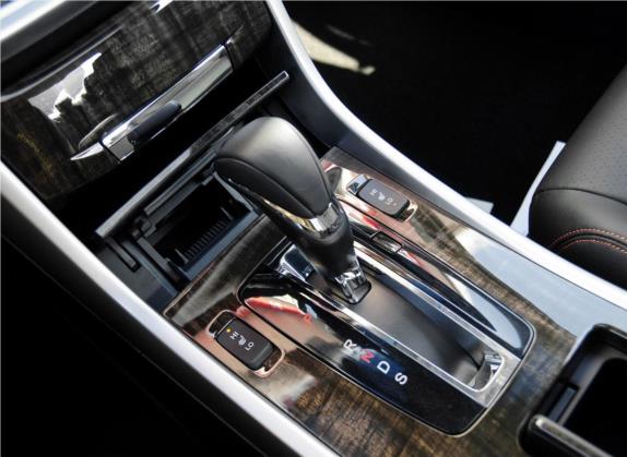 雅阁 2014款 3.0L VTI 尊贵版 中控类   挡把
