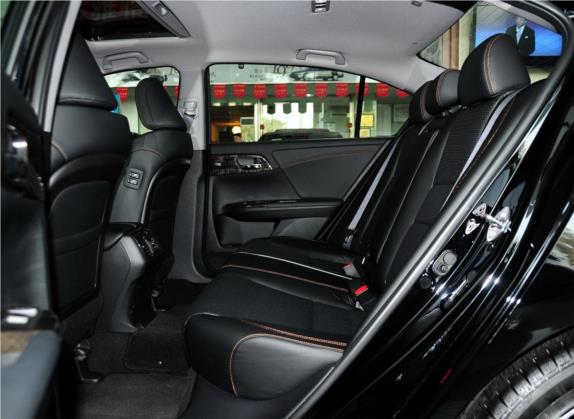 雅阁 2014款 3.0L EXLN 旗舰版 车厢座椅   后排空间