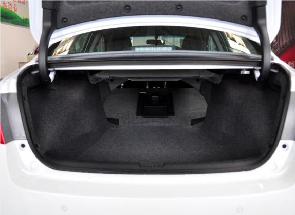 雅阁 2014款 2.0L LX 舒适版 车厢座椅   后备厢