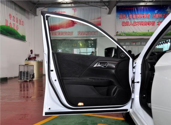 雅阁 2014款 2.0L LX 舒适版 车厢座椅   前门板