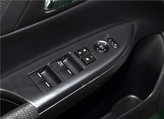 雅阁 2014款 2.0L LX 舒适版 车厢座椅   门窗控制
