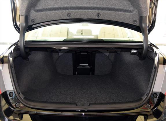 雅阁 2016款 2.4L EX 新春限量特装版 车厢座椅   后备厢