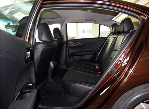 雅阁 2016款 2.4L 豪华版 车厢座椅   后排空间