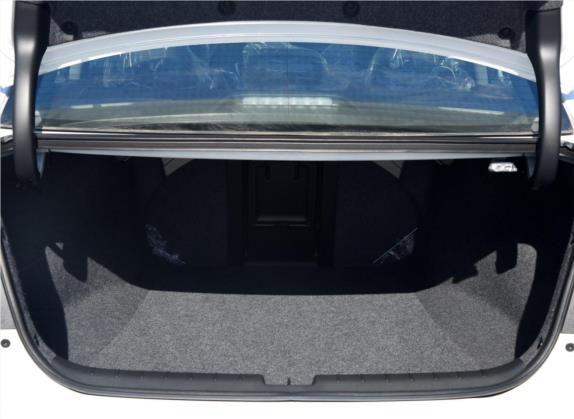 雅阁 2016款 2.0L 精英版 车厢座椅   后备厢
