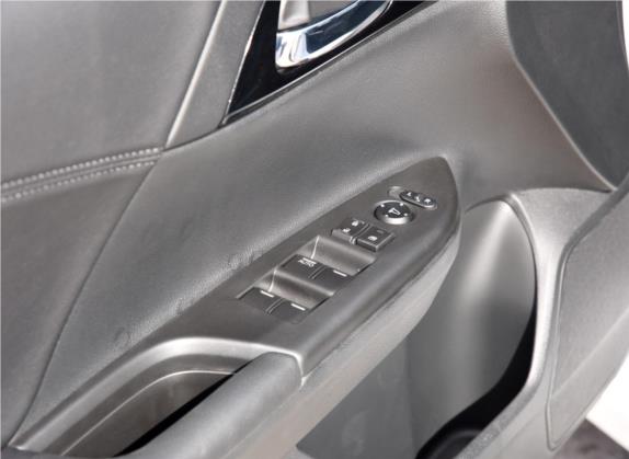 雅阁 2016款 2.0L 精英版 车厢座椅   门窗控制