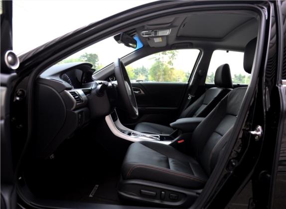雅阁 2016款 混动 2.0L 锐尊版 车厢座椅   前排空间