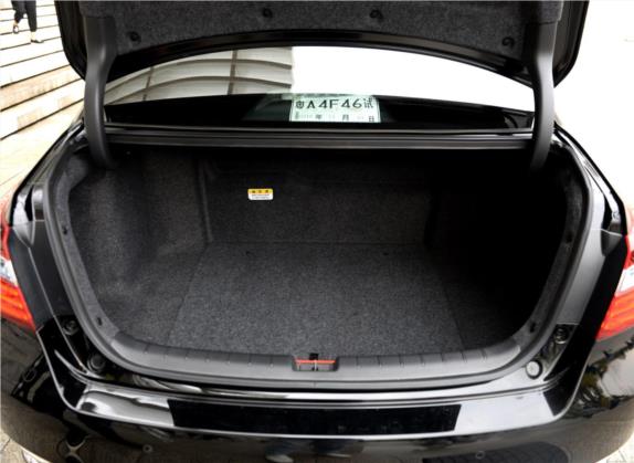 雅阁 2016款 混动 2.0L 锐尊版 车厢座椅   后备厢