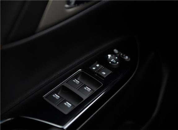 雅阁 2016款 混动 2.0L 锐尊版 车厢座椅   门窗控制