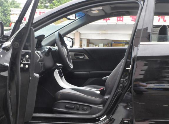 雅阁 2016款 混动 2.0L 锐领版 车厢座椅   前排空间