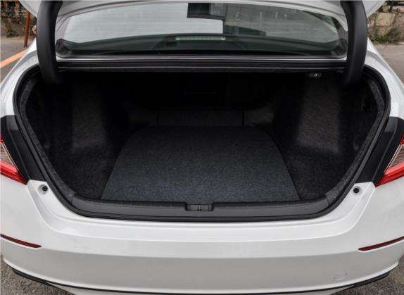 雅阁 2018款 230TURBO 舒适版 国V 车厢座椅   后备厢