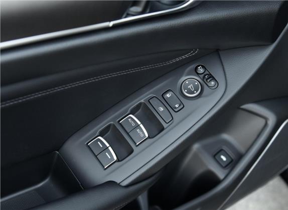 雅阁 2018款 230TURBO 舒适版 国VI 车厢座椅   门窗控制