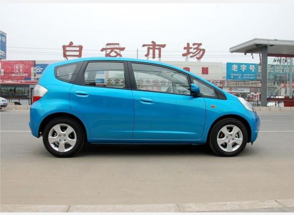 飞度 2008款 1.5L 自动豪华版 外观   正侧