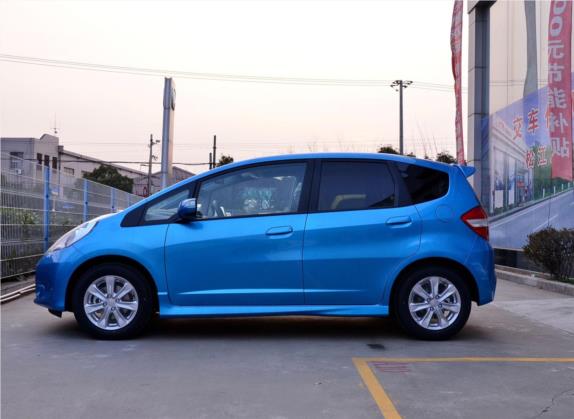 飞度 2011款 1.5L 自动全景天窗版 外观   正侧