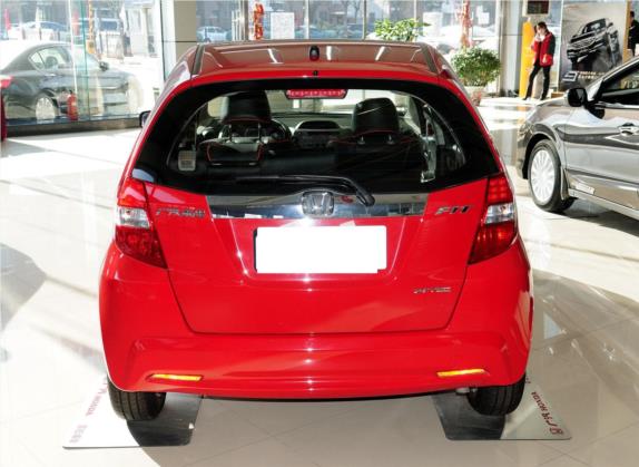 飞度 2011款 1.5L 手动豪华版 外观   正后