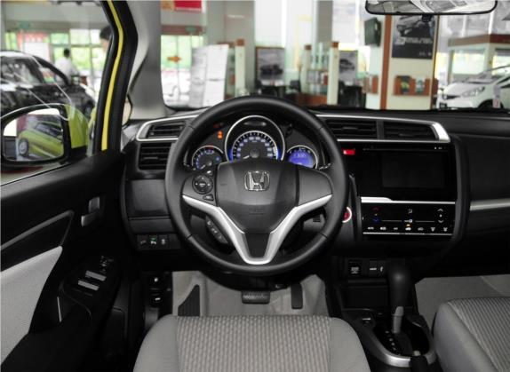 飞度 2014款 1.5L EXLI CVT领先型 中控类   驾驶位