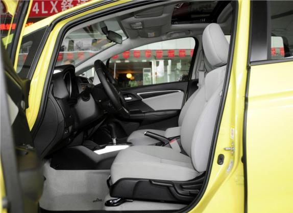 飞度 2014款 1.5L EXLI CVT领先型 车厢座椅   前排空间