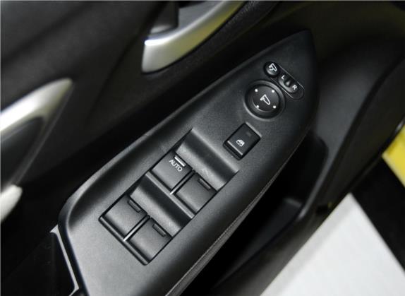飞度 2014款 1.5L EXLI CVT领先型 车厢座椅   门窗控制