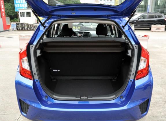 飞度 2014款 1.5L LX CVT舒适型 车厢座椅   后备厢