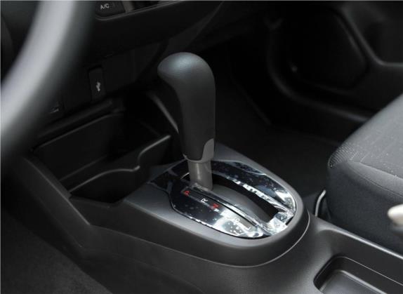飞度 2014款 1.5L LX CVT舒适型 中控类   挡把
