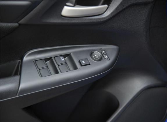飞度 2014款 1.5L LX CVT舒适型 车厢座椅   门窗控制