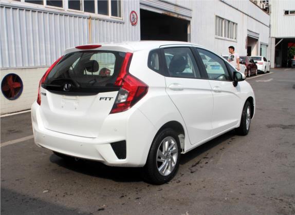 飞度 2014款 1.5L SE CVT时尚型 外观   斜后