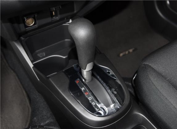 飞度 2016款 1.5L LX CVT舒适型 中控类   挡把