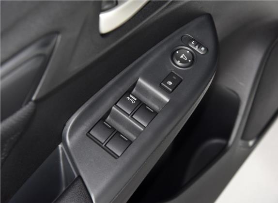 飞度 2016款 1.5L LX CVT舒适型 车厢座椅   门窗控制