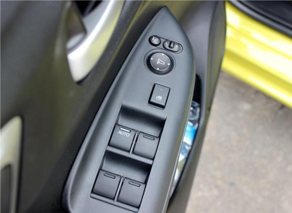 飞度 2016款 1.5L EXLI CVT领先型 车厢座椅   门窗控制